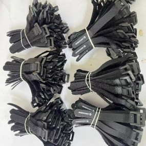 Attaches Velcro avec Œillet Plastique Personnalisées